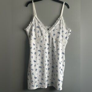 Women’s White/Blue Floral Lace Trim Body Con Dress w/adjustable shoulder straps